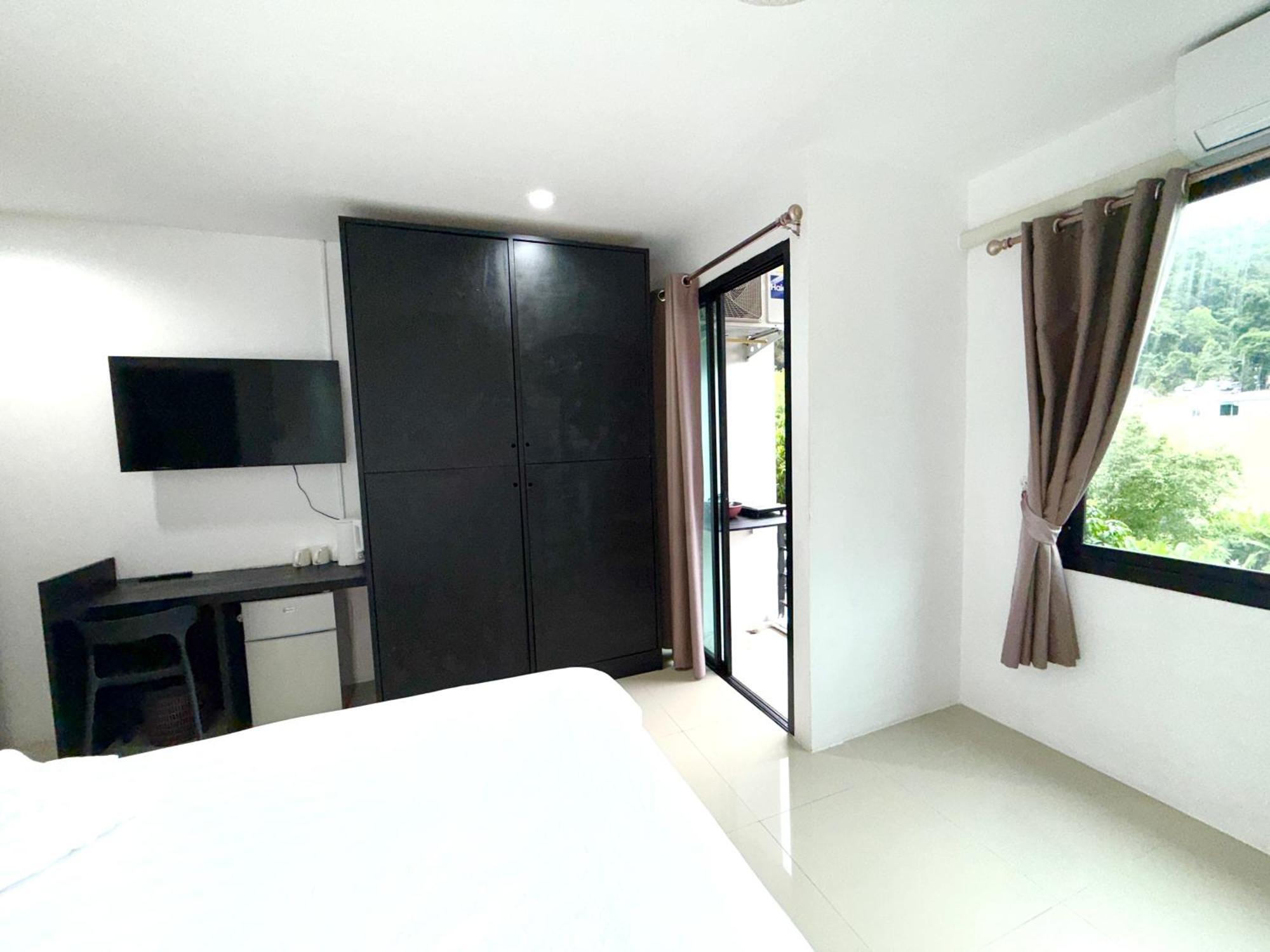 Easy Life 4 Apartment Patong